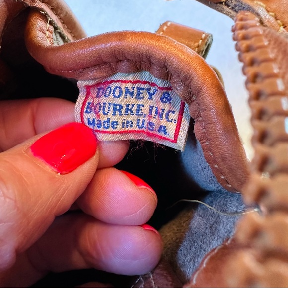 🛍️🛍️ AUTHENTIC DOONEY & BOURKE TOUPE / BROWN CROSSBODY BAG 🩷 💼 GOOD COND - Picture 11 of 11